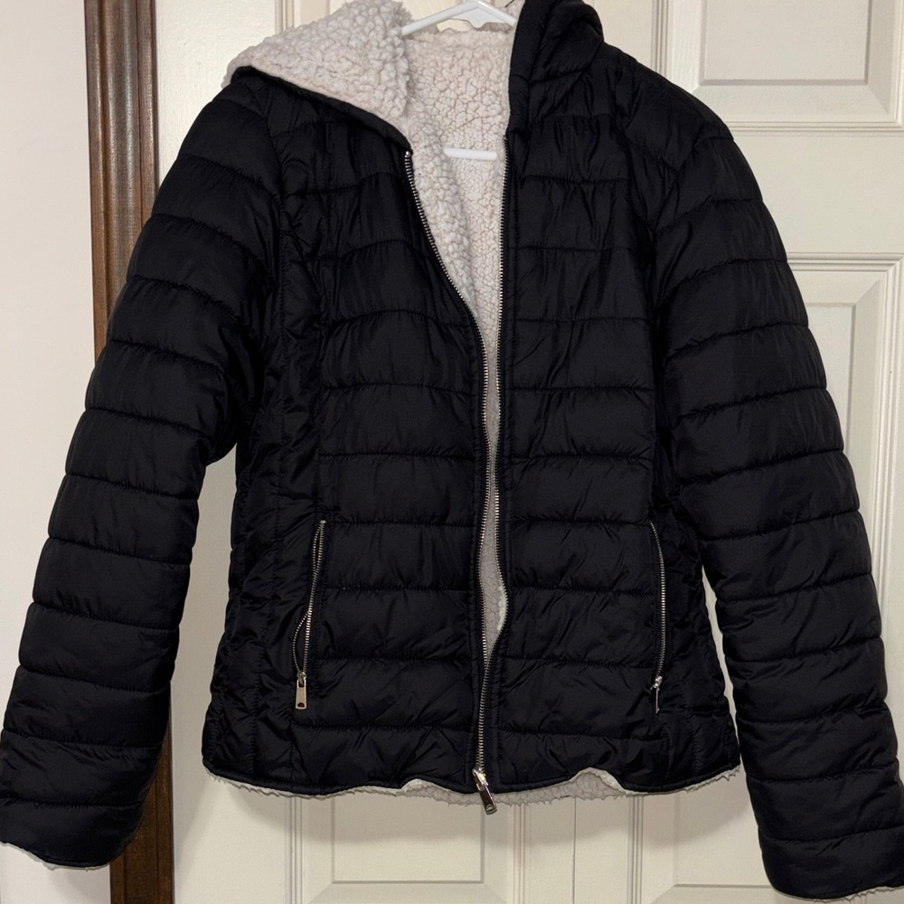 REVERSIBLE Black jacket with sherpa Lining
